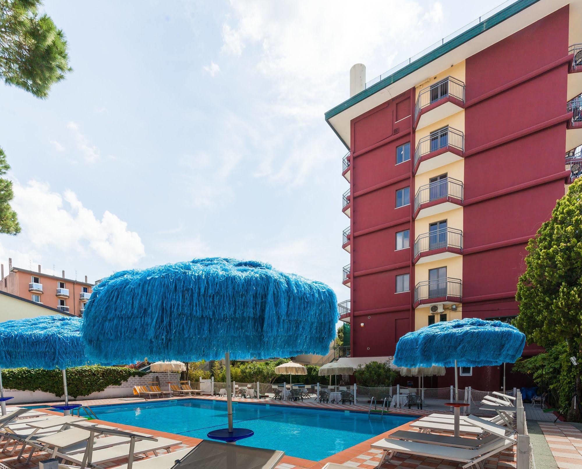 Hotel Frank ลิโดดิเยโซโล ภายนอก รูปภาพ